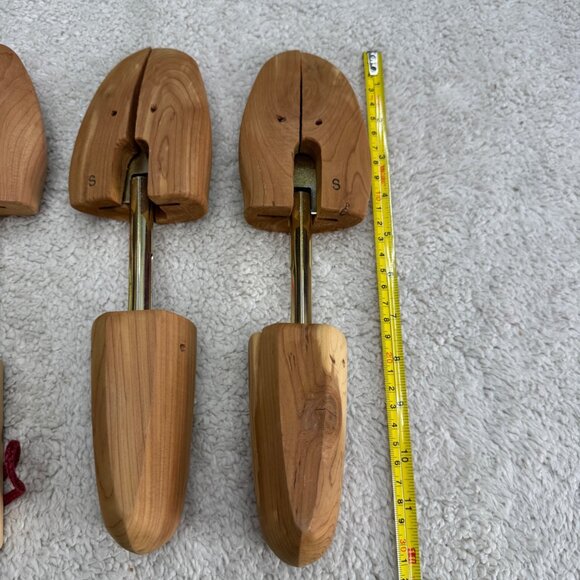 Mix Lot of Smaller Cedar Shoe Trees Adjustable, 2 Pairs - Picture 6 of 7